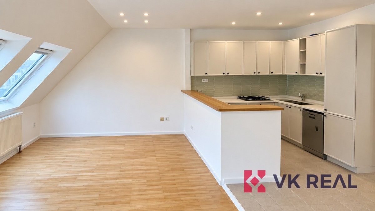 Byt 2+kk · 61 m² · Jičínská, Praha - 3
