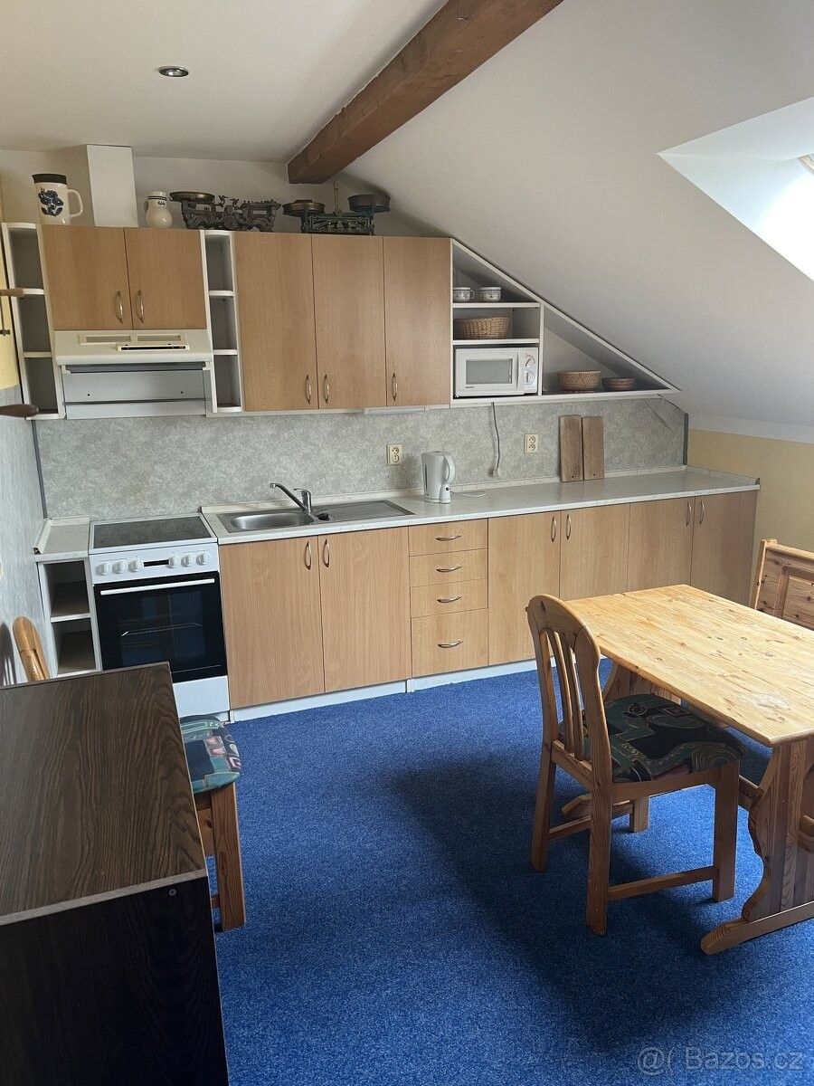 Pronájem byt - Jindřichův Hradec, 377 01