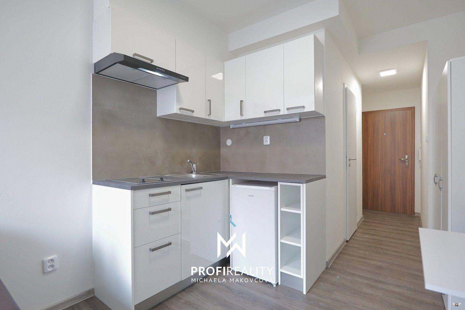 Byt 1+kk · 18 m² · Hajní, Praha 9 - Kyje - 3