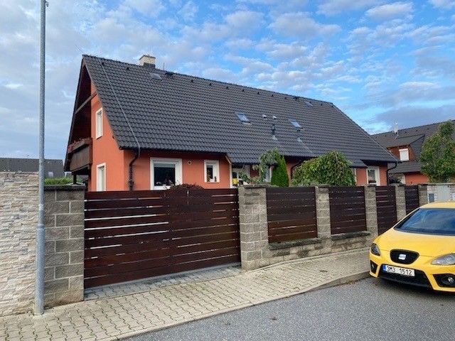 Rodinné domy, Průběžná 402, Nupaky, 119 m² - 1