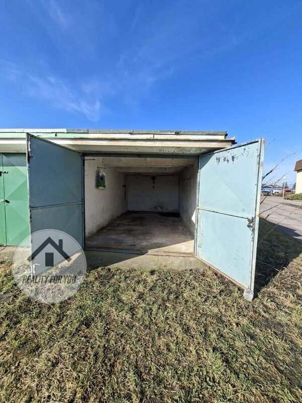 Garáže, Mladá Boleslav, 293 01