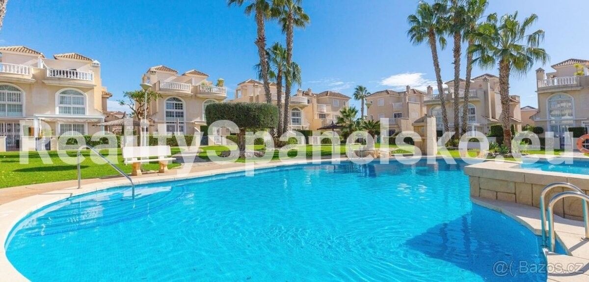 Prodej rodinný dům - 987 66, Zahraničí