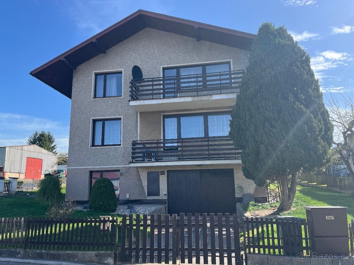 Rodinné domy, Police nad Metují, 549 54