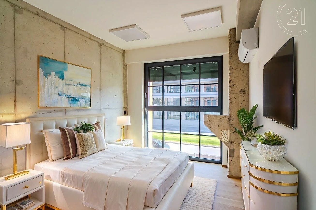 Prodej byt 4+kk - Kolbenova, Praha, 144 m²