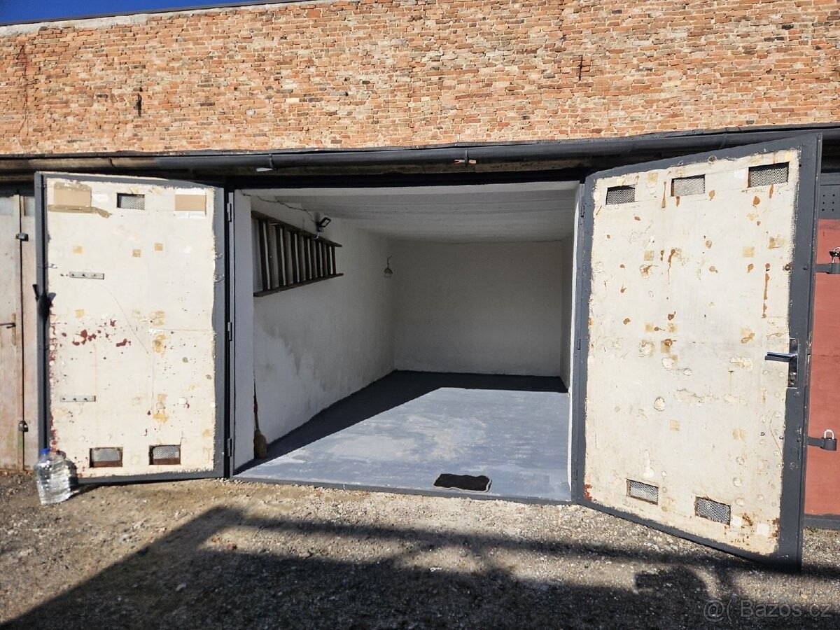 Garáže, Brno, 619 00