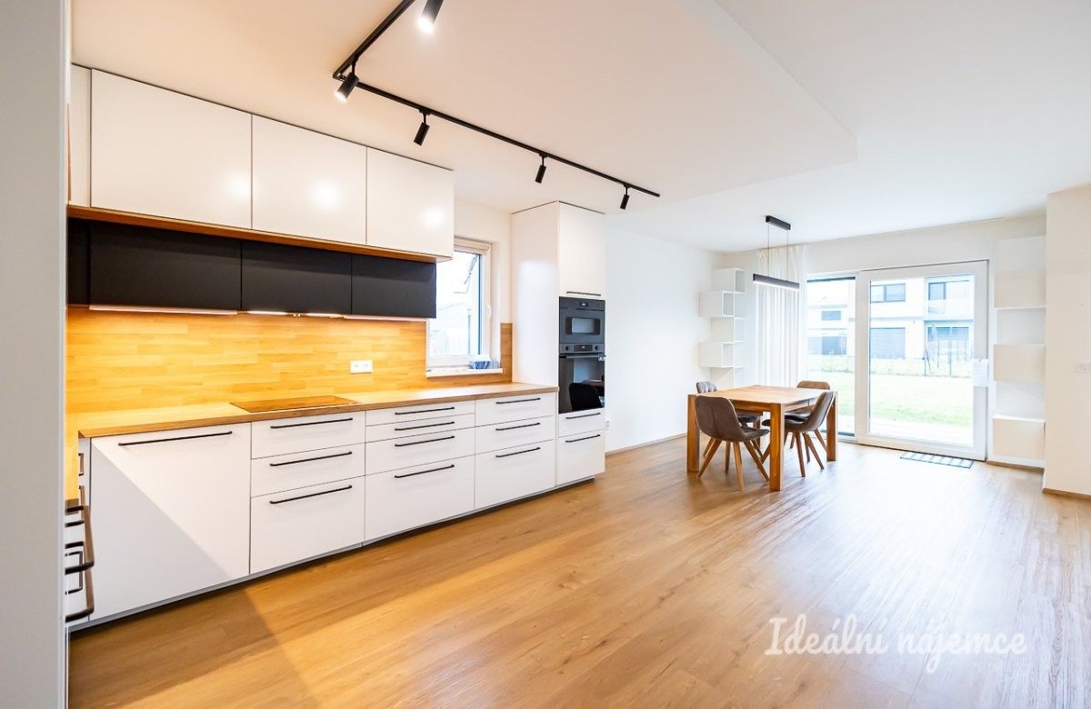 Rodinné domy, Horoušany, 120 m²