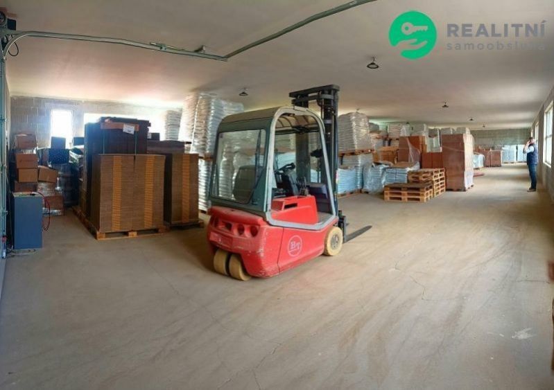 Pronájem sklad - Králův Dvůr, 300 m²