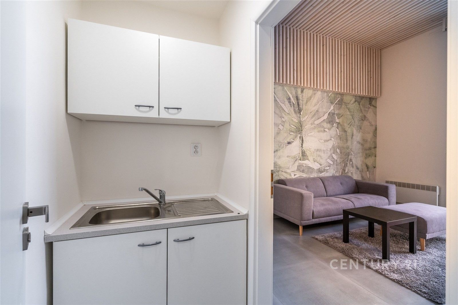 Prodej kancelář - Jana Zajíce 939, Praha, 77 m²