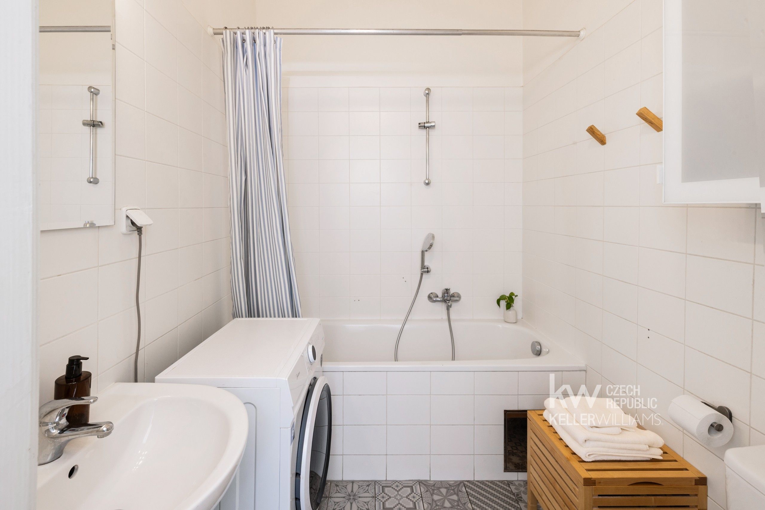 Prodej byt 2+kk - Šmeralova 137, Praha Bubeneč, 46 m² - 5