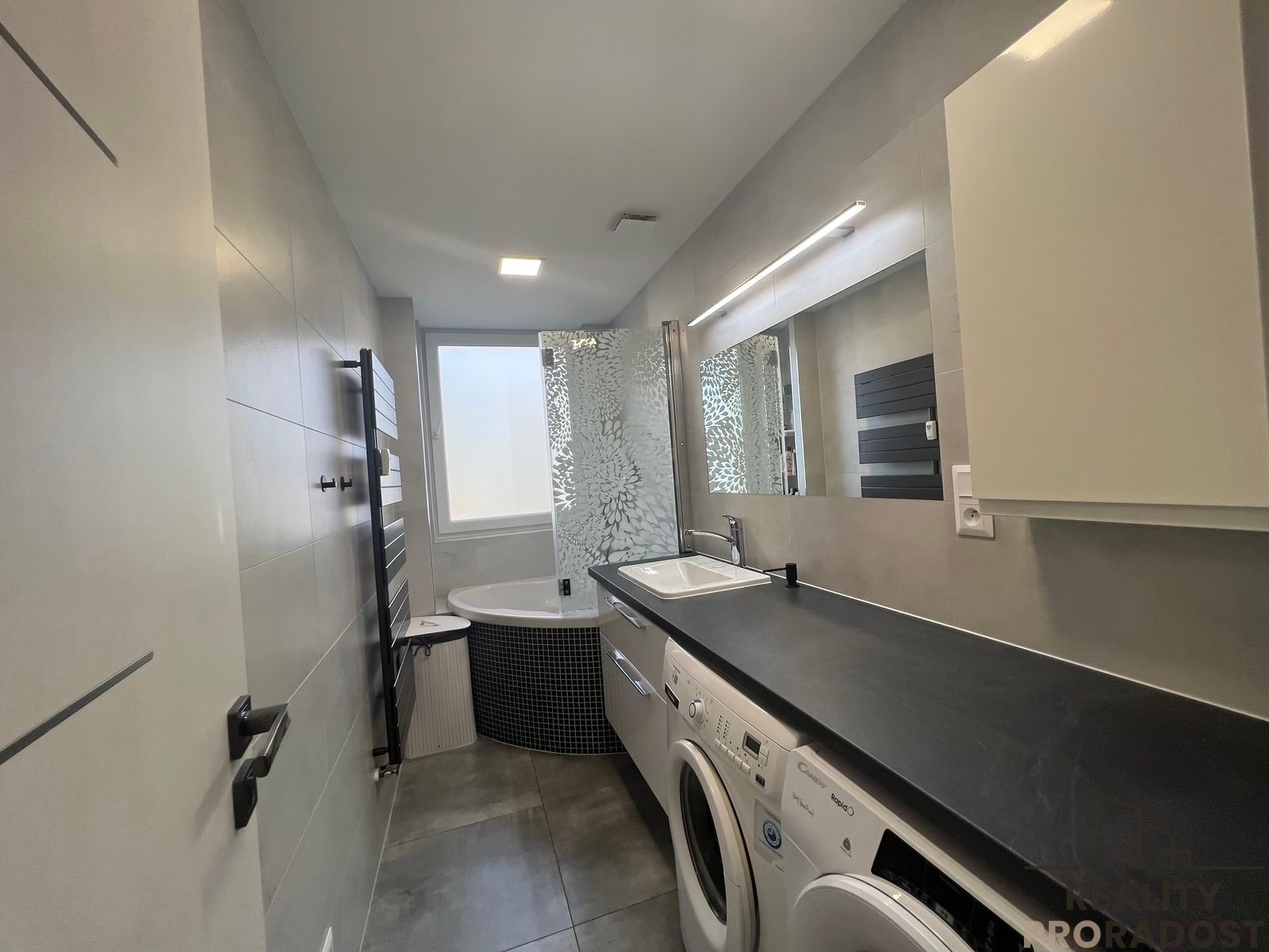 Prodej byt 3+1 - Jesenice, 92 m²