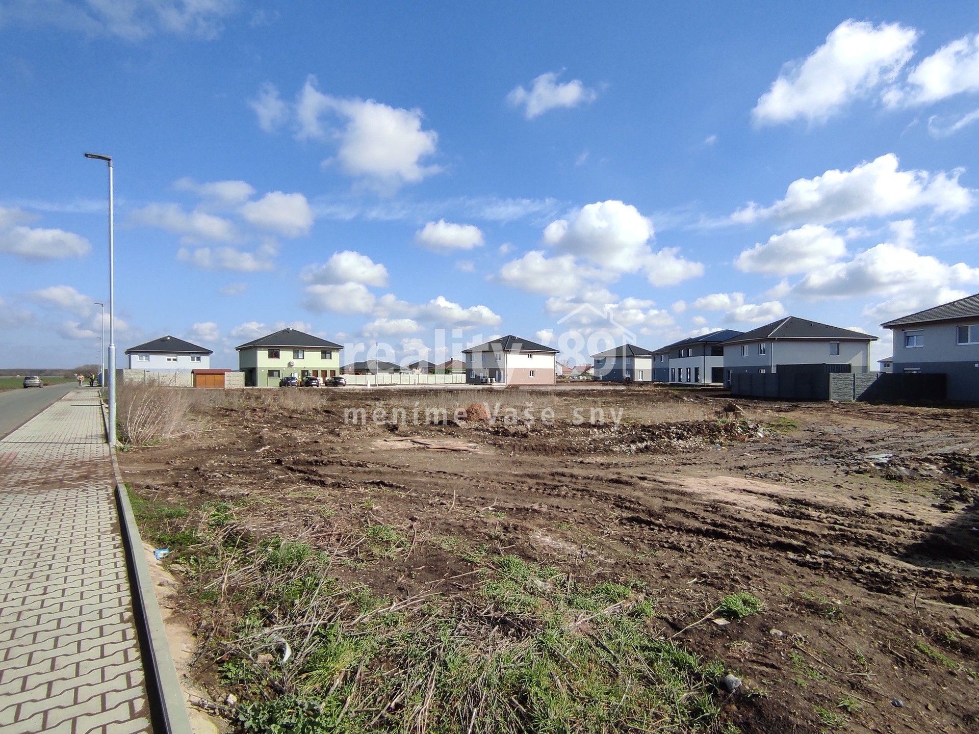 Prodej pozemek pro bydlení - Polerady, 1 100 m²