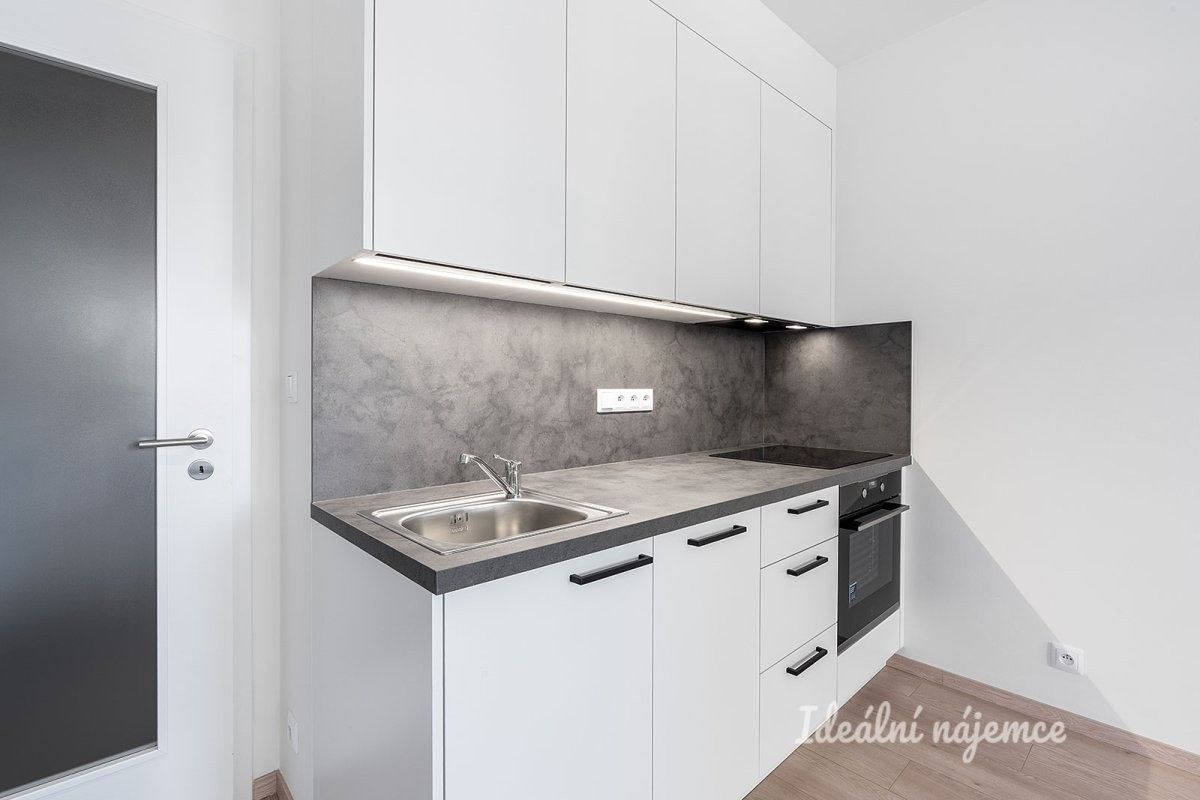 1+kk, Sokolovská, Praha, 33 m² - 2
