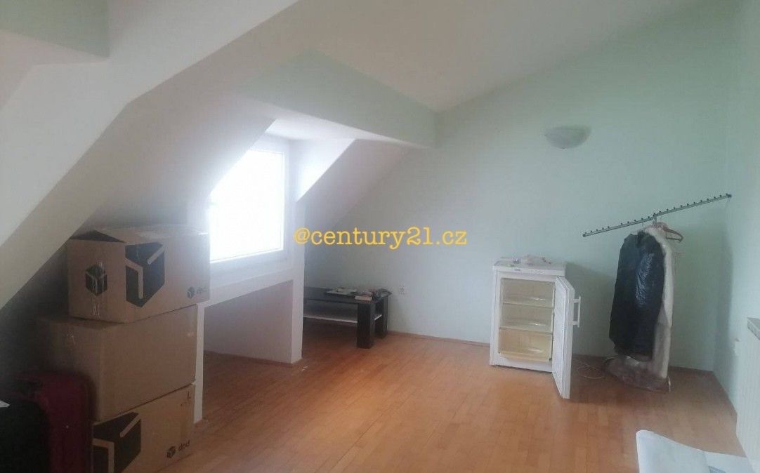 Byty, 987 66, Zahraničí