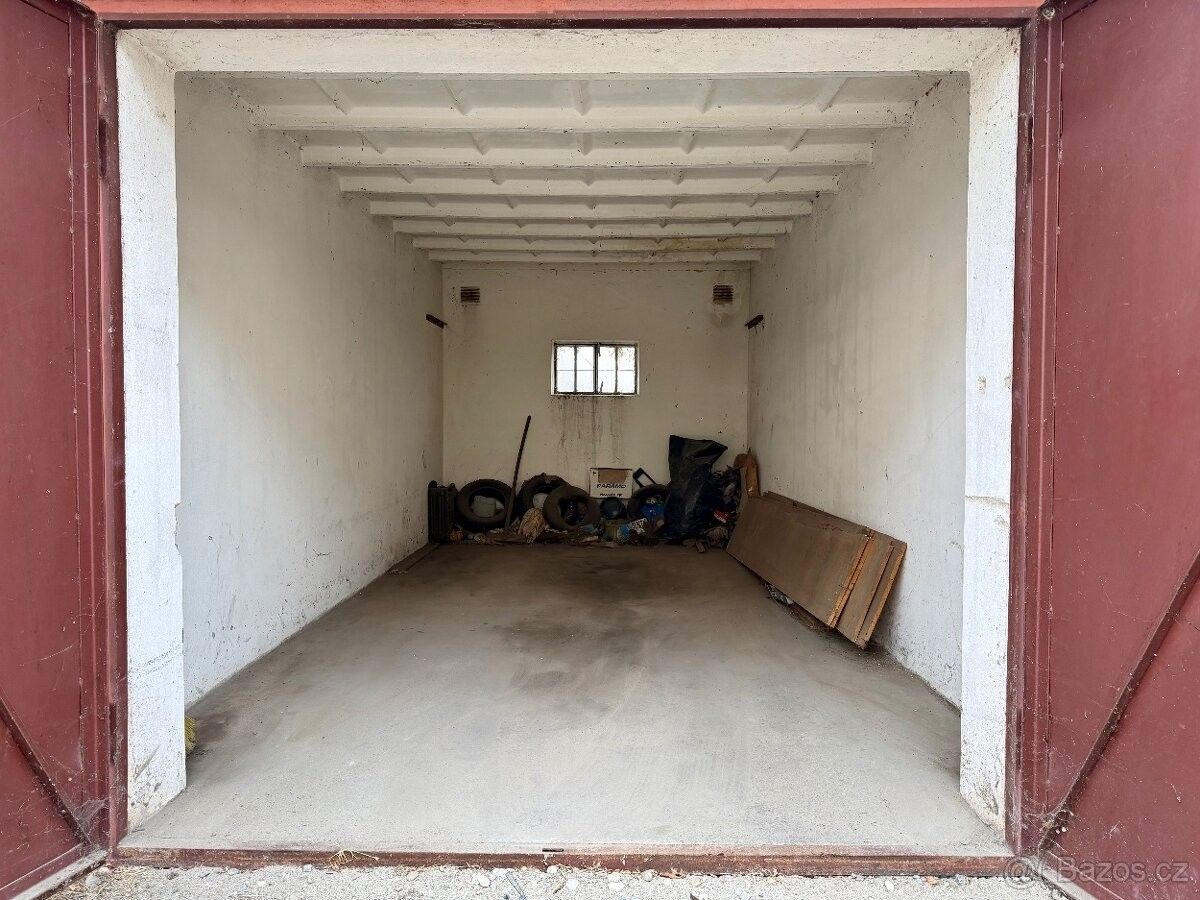 Prodej garáž - Uherský Brod, 688 01