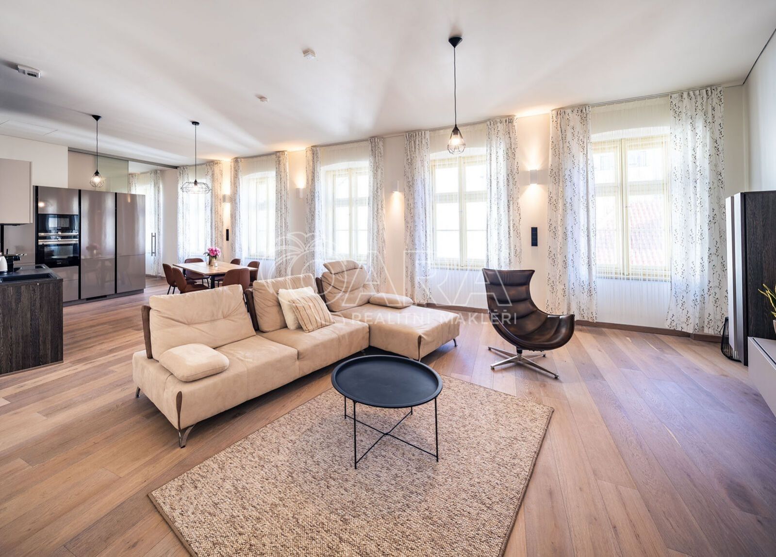 3+kk, Praha, 123 m² - 1