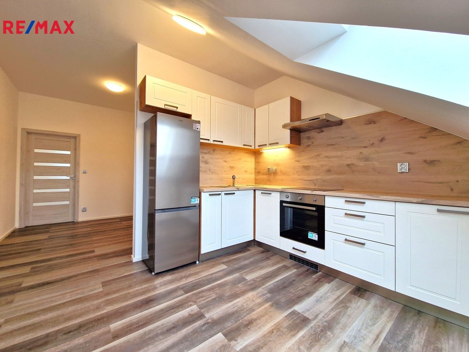 2+1, Lochovice, 64 m²