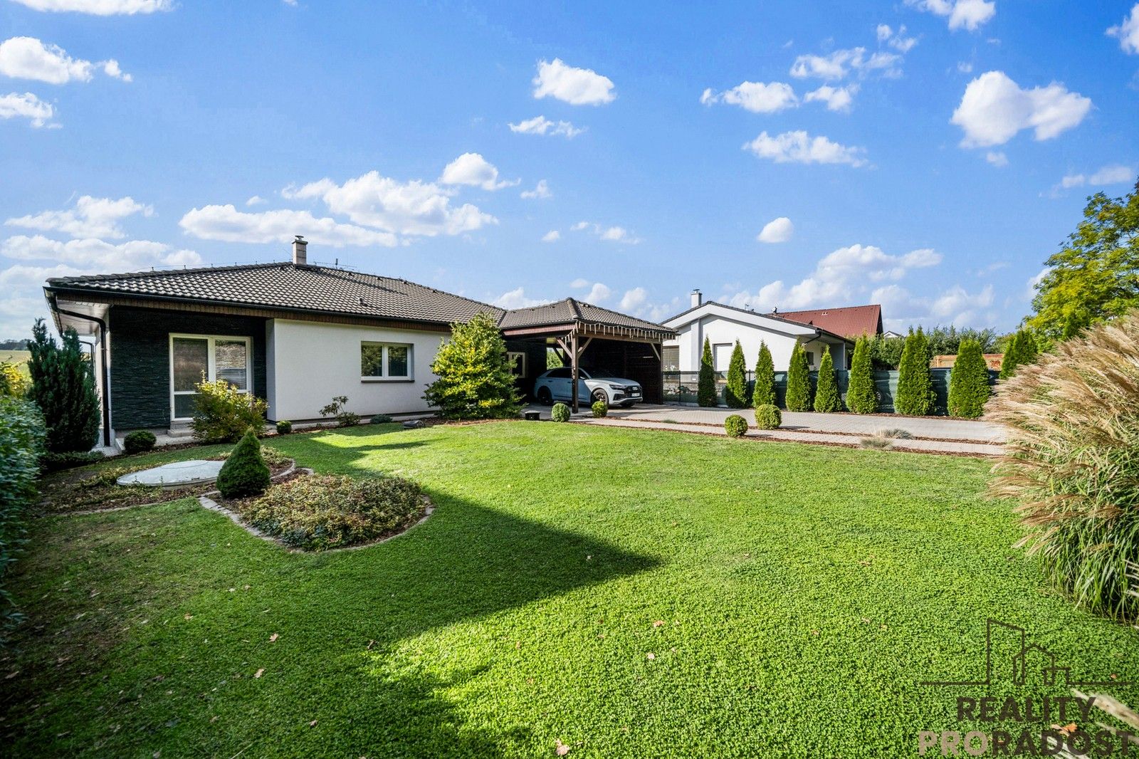 Prodej rodinný dům - Choltice, 200 m²