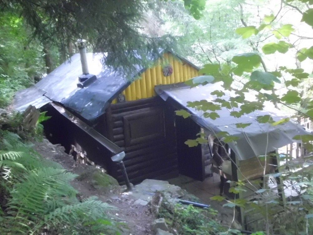 Chata · Kamenný Přívoz, 252 82 - 3