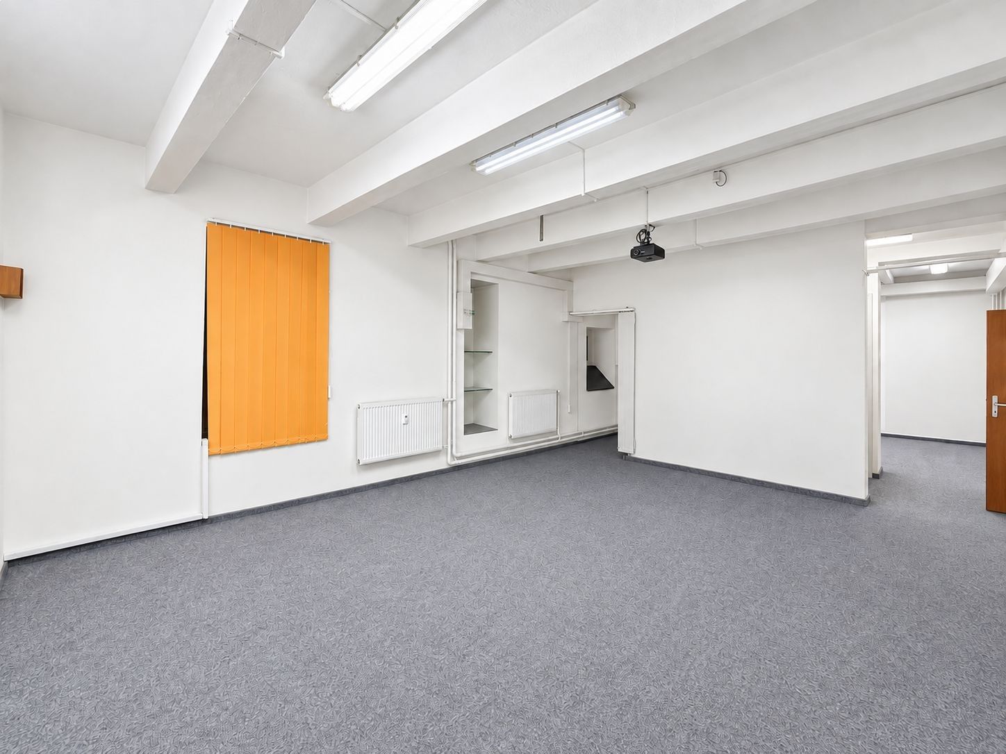 Kanceláře, S. K. Neumanna, Hradec Králové, 60 m² - 1