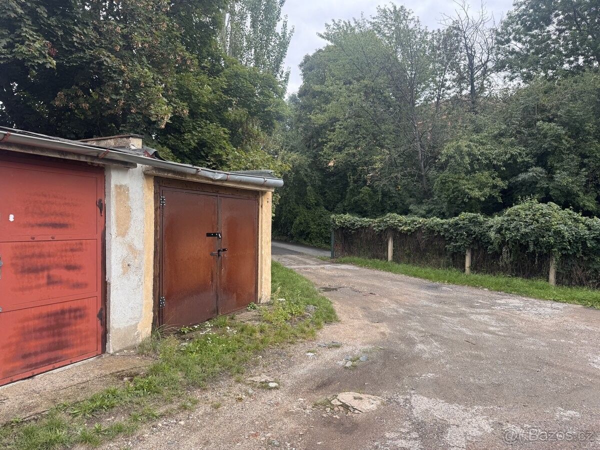 Garáž