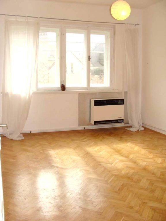 2+kk, Šlikova 43, Praha, 43 m²