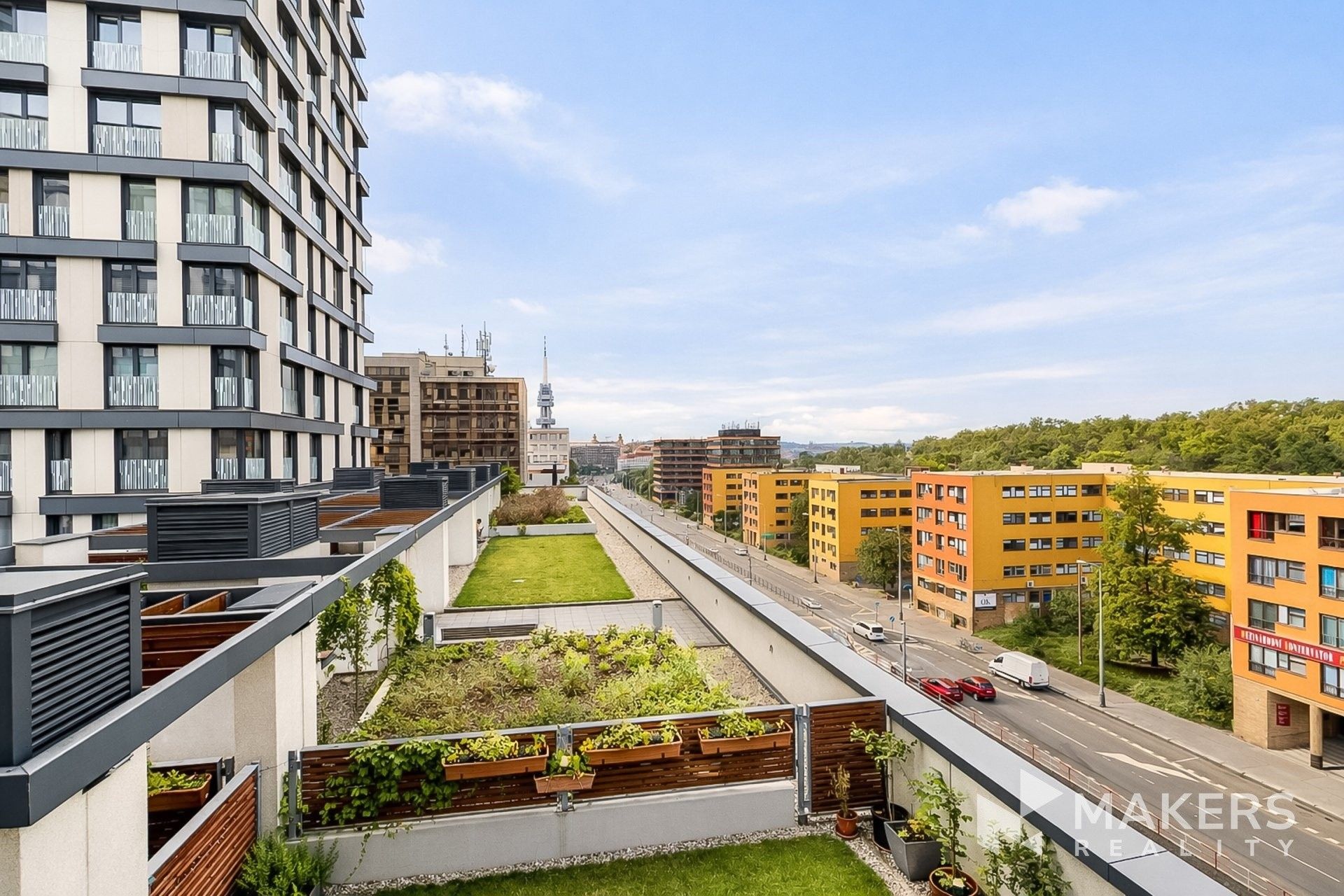 Pronájem byt 2+kk - Olšanská, Praha, 89 m²