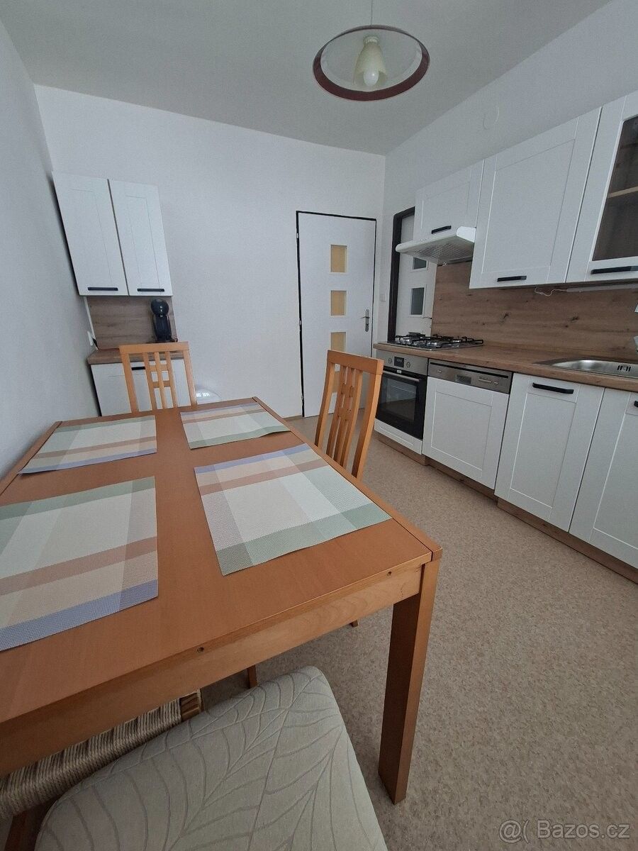 Pronájem byt - Zastávka u Brna, 664 84