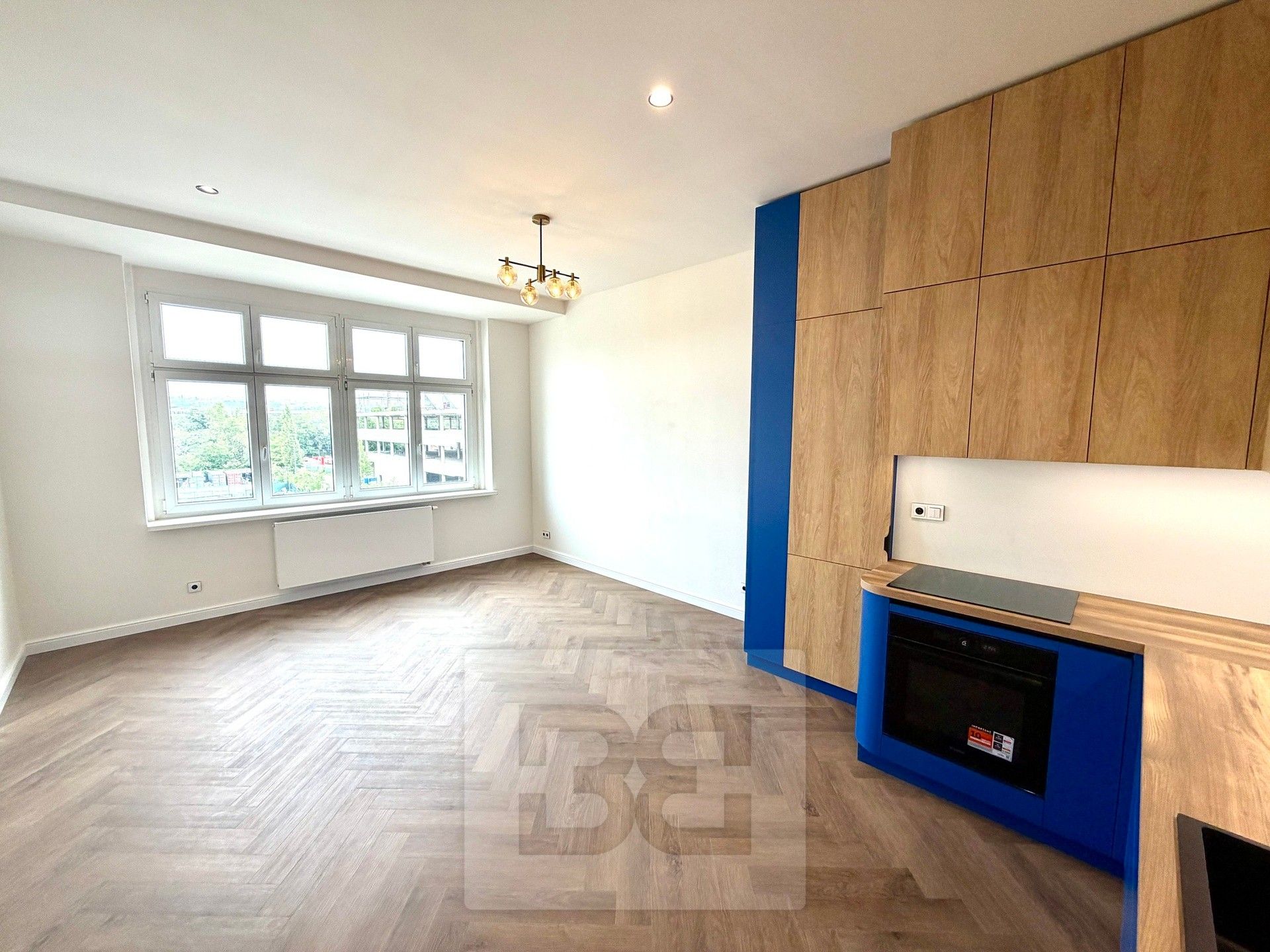 3+kk, Sokolovská, Praha, 95 m² - 1