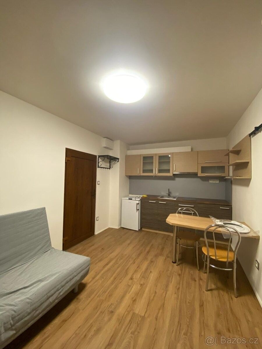 Pronájem byt - Benešov u Prahy, 256 01