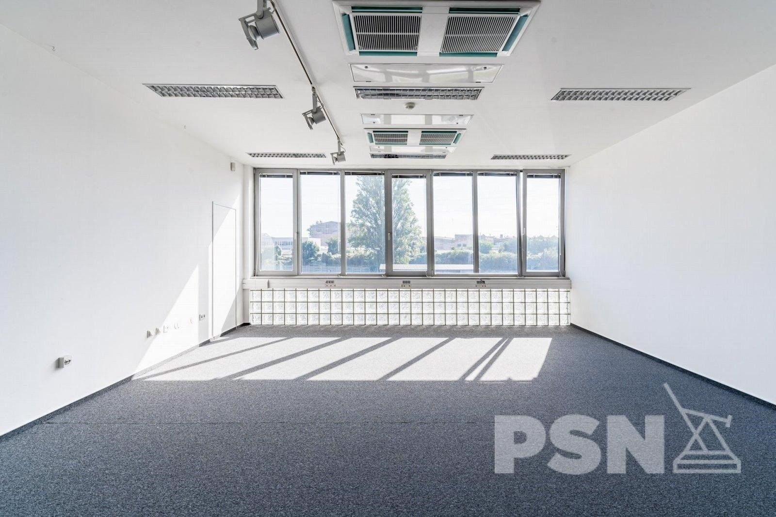 Kanceláře, Plynárenská 499, Brno, 50 m²