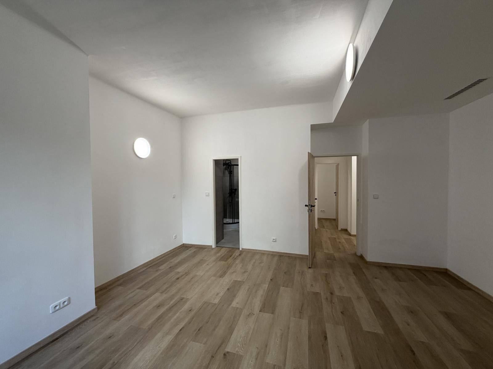Byt 1+1 · 40 m² · 5. května, Praha - 3