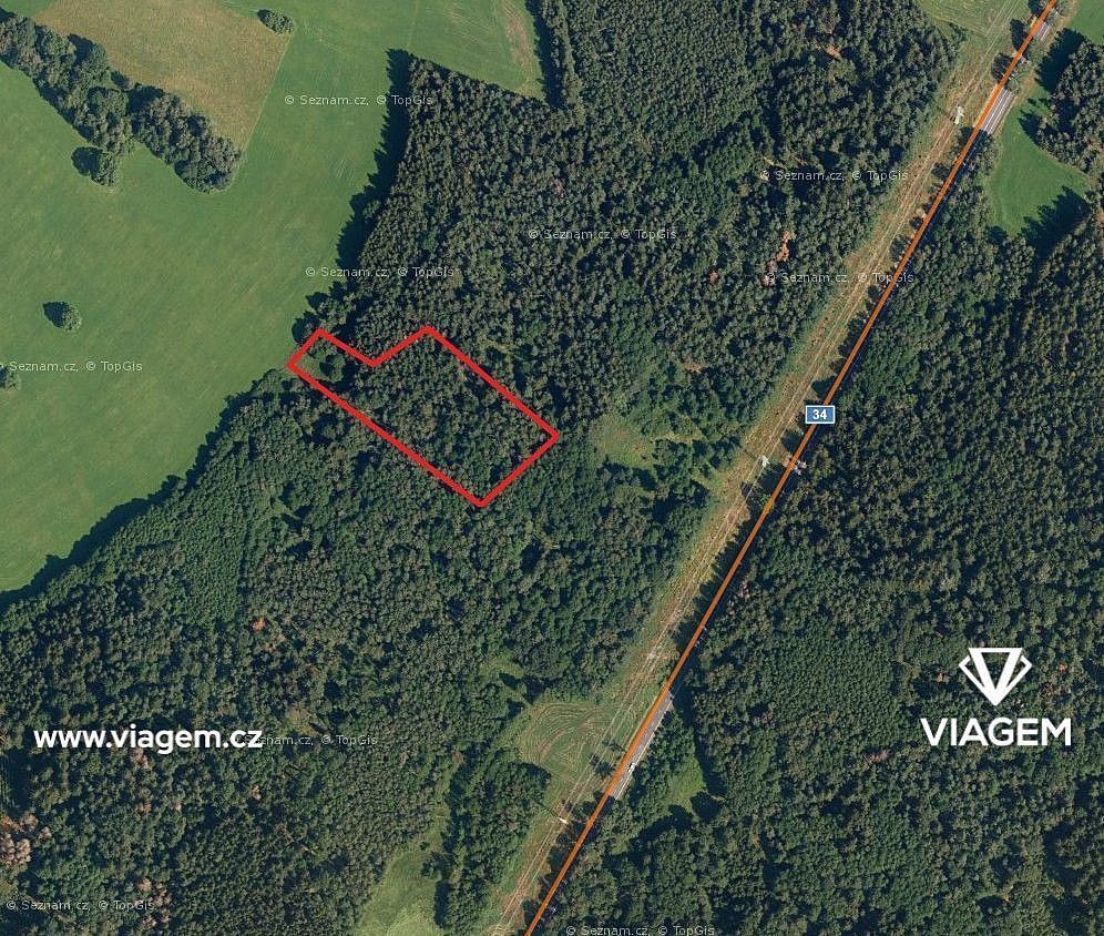Les, 2 834 m²