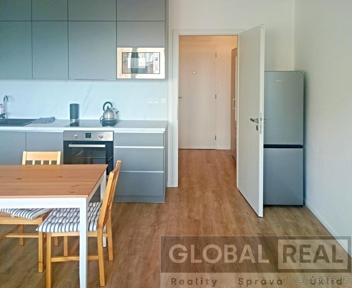 Pronájem byt - Velké Meziříčí, 594 01