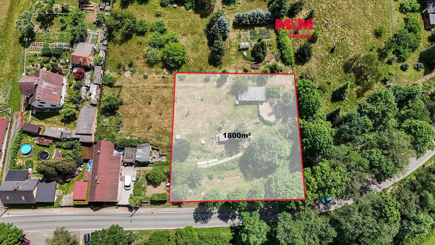 Pozemek pro bydlení, 1 800 m²