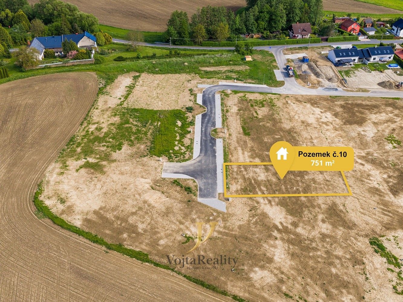 Pozemky pro bydlení, Komárov, okres Olomouc - 1