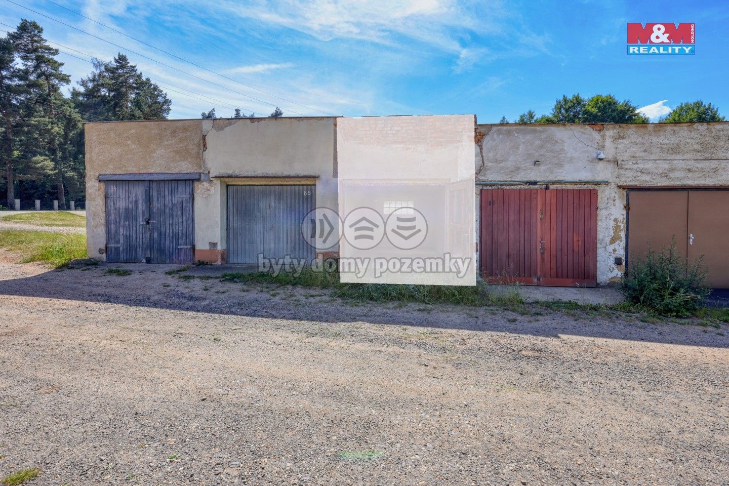 Garáže, Bukovany, 20 m²