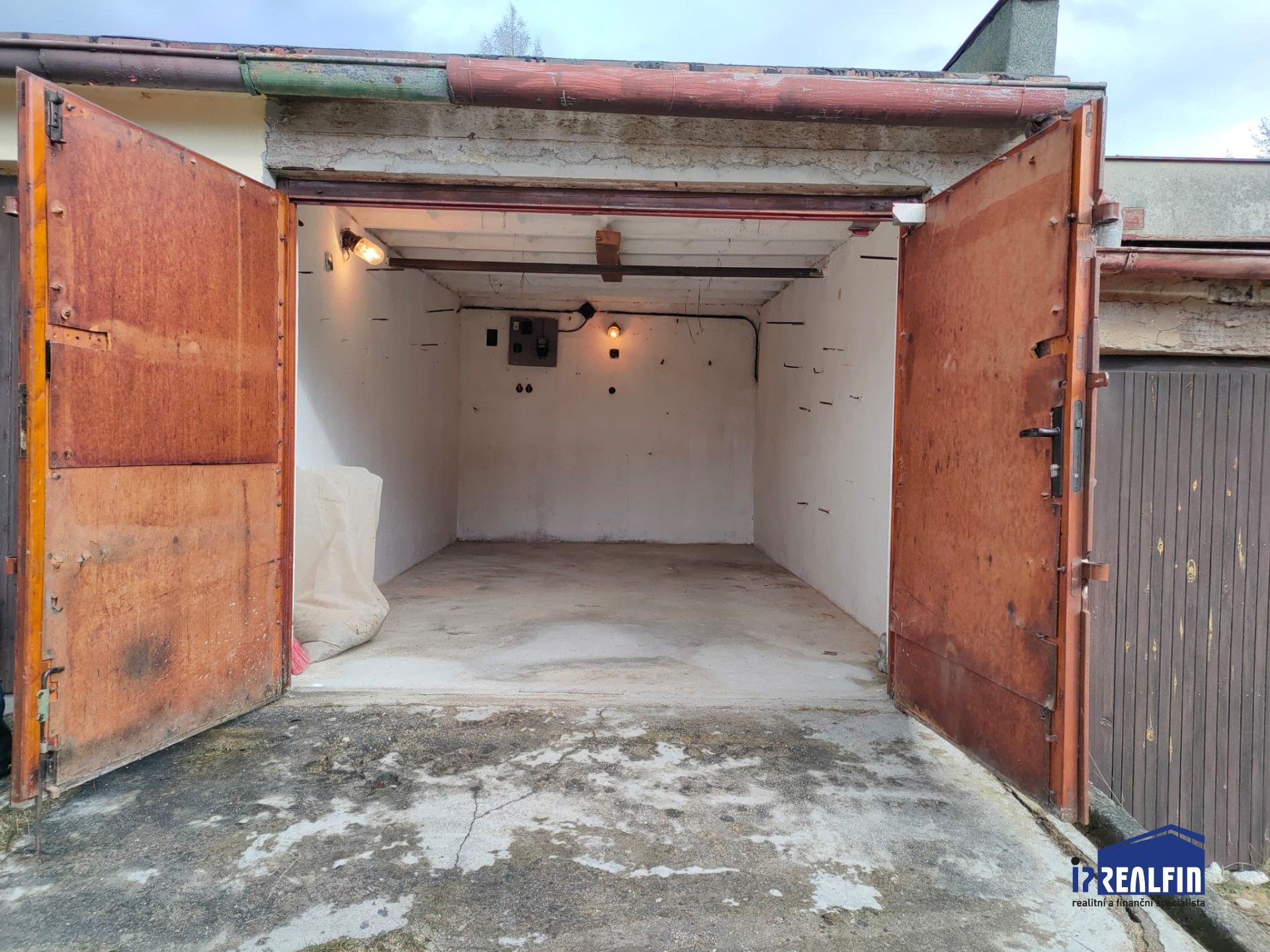 Pronájem garáž - Kunratická, Liberec, 19 m²