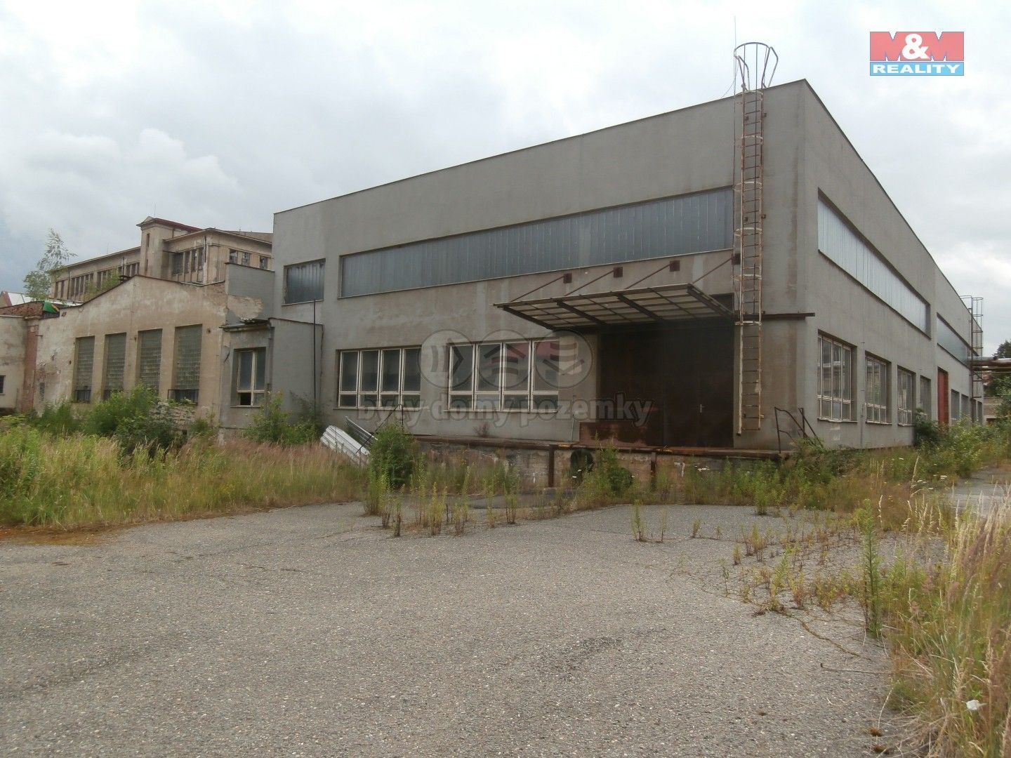 Sklady, Červený Kostelec, 1 600 m²