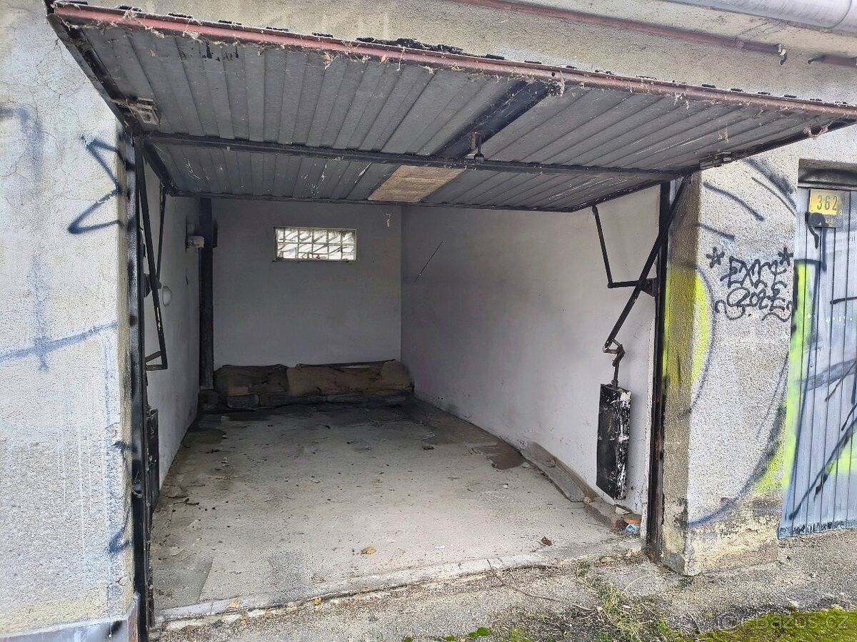 Garáže, Brno, 613 00