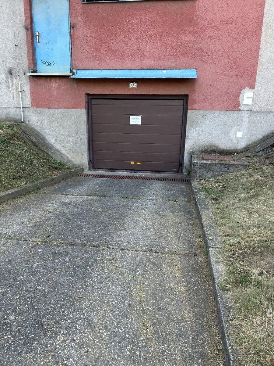 Garáže, Zlín, 763 02