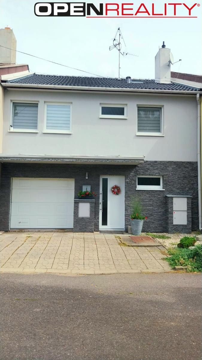 Rodinné domy, Cvrčovice, Brno-venkov, 160 m²