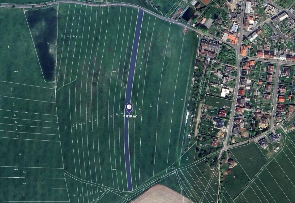 Louka, 3 810 m²