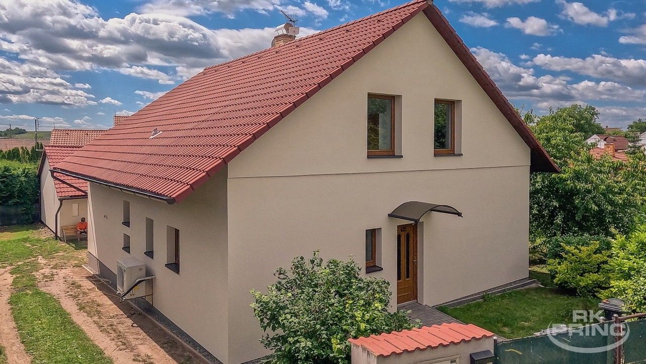 Rodinné domy, Nádražní, Poříčany, 235 m²