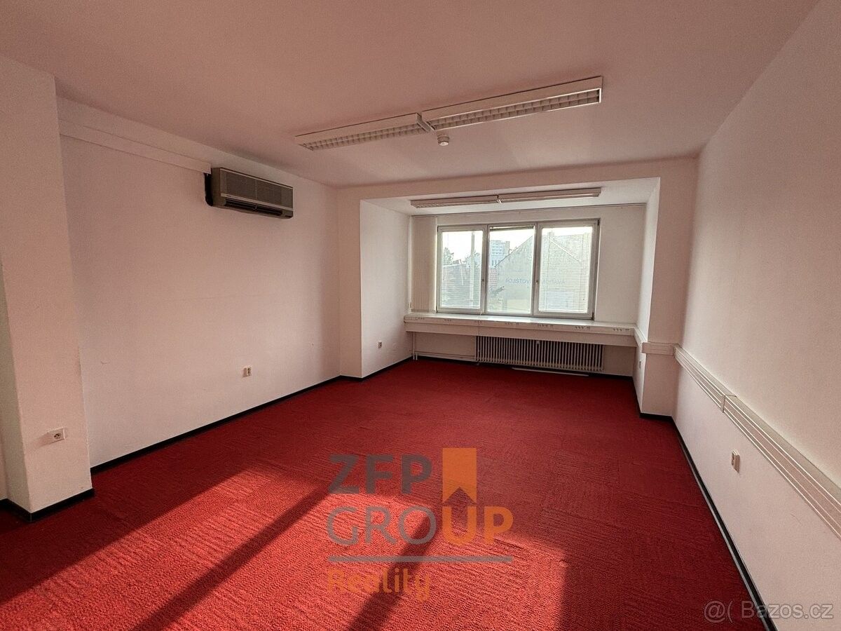 Pronájem kancelář - Břeclav, 690 02