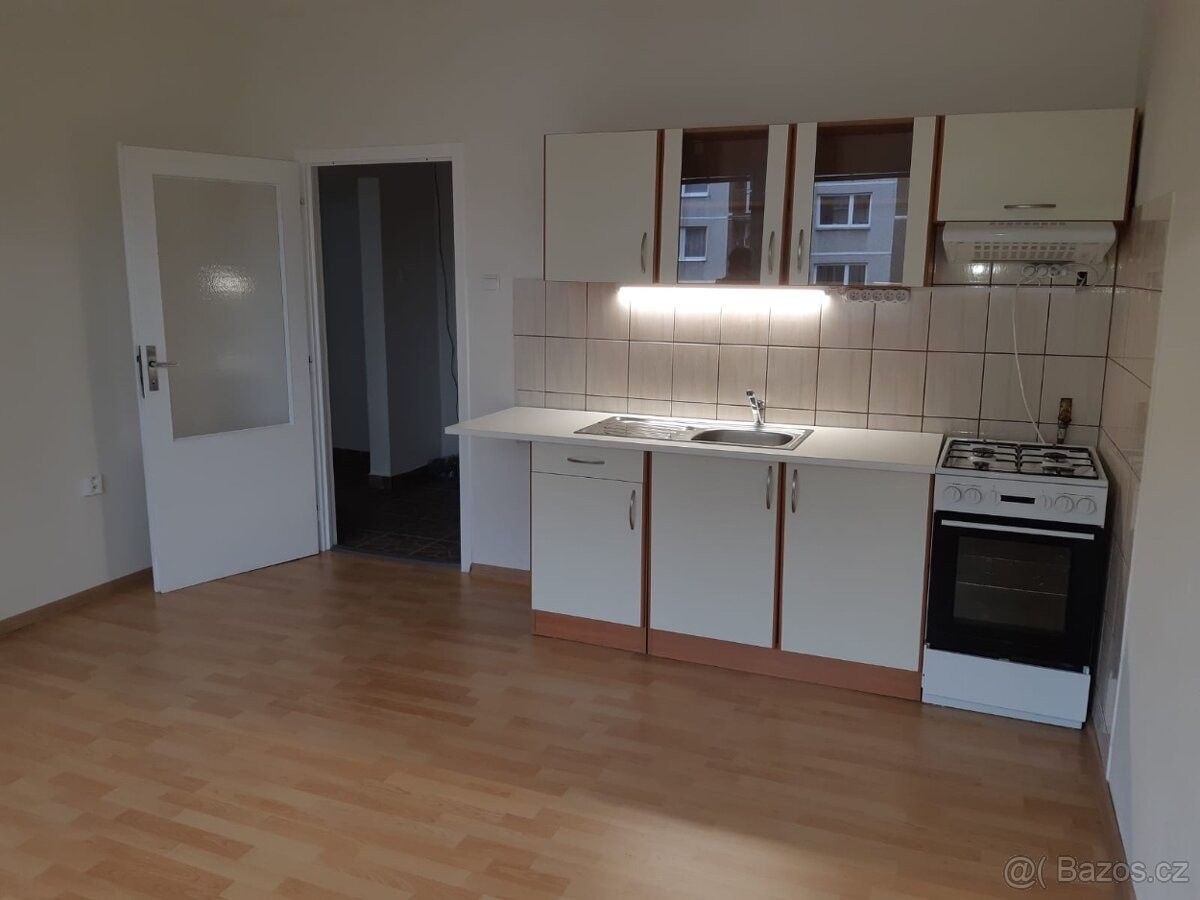 Byty, Rumburk, 408 01 - 1