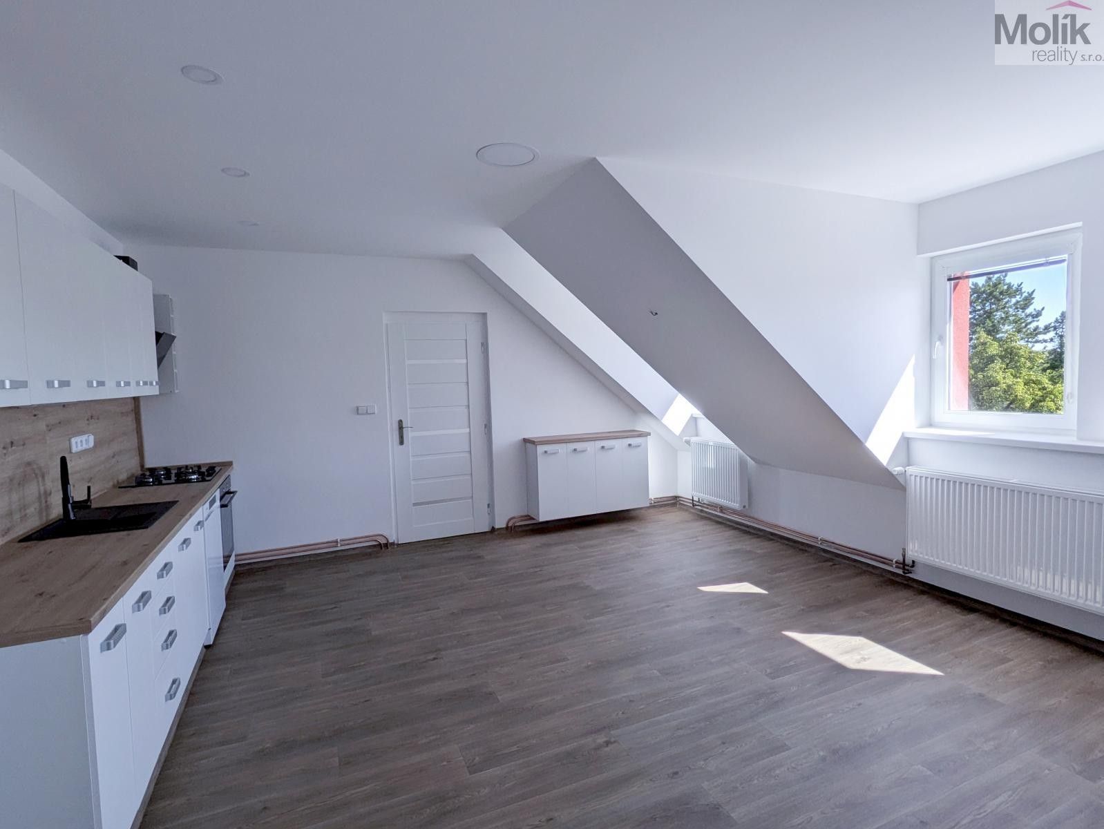 3+kk, Sportovní, Dubí, 92 m²