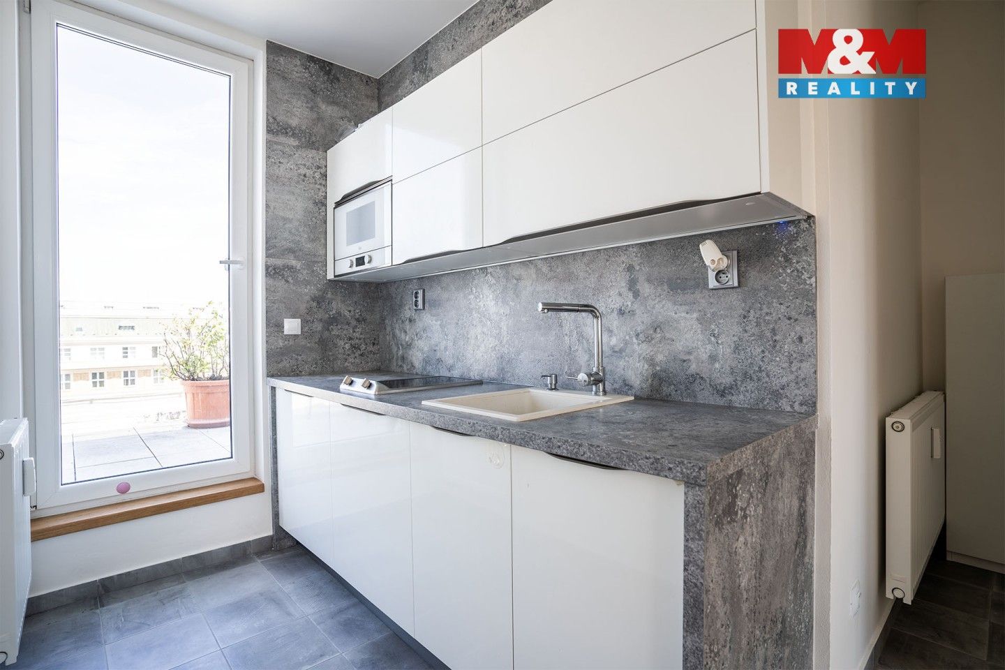 Pronájem byt 1+kk - Smetanovo náměstí, Pardubice, 33 m²