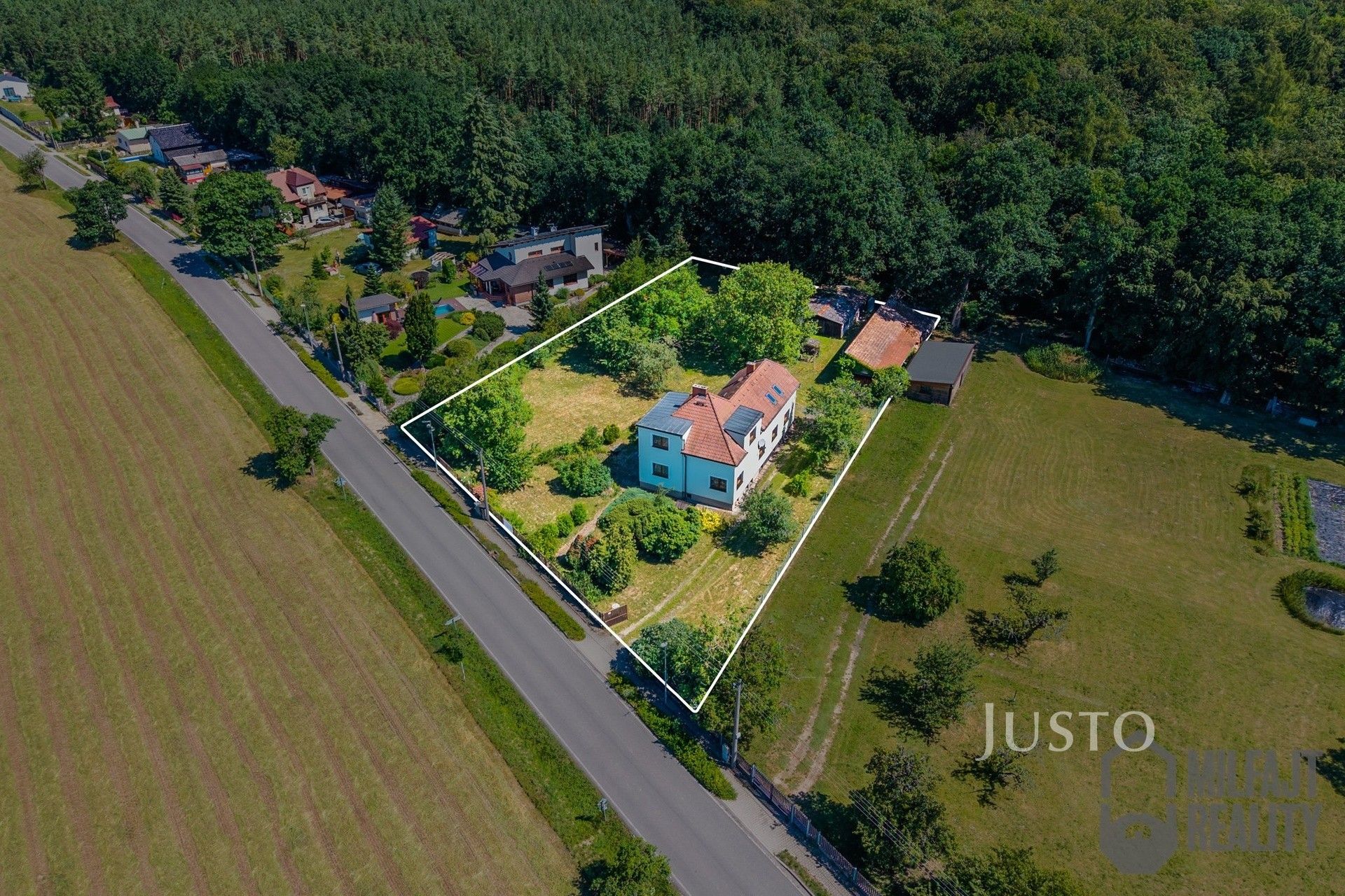 Rodinné domy, Charvatce, 250 m² - 1