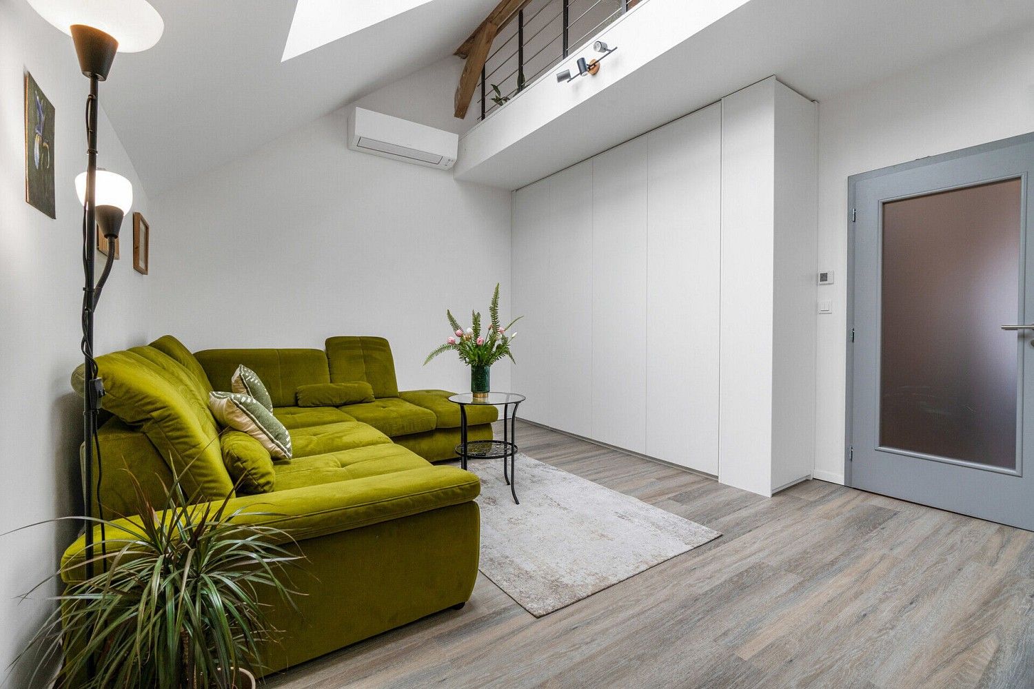 Byt 1+kk · 77 m² · Praha - Karlín, okres Praha 8, Hlavní město Praha - 4