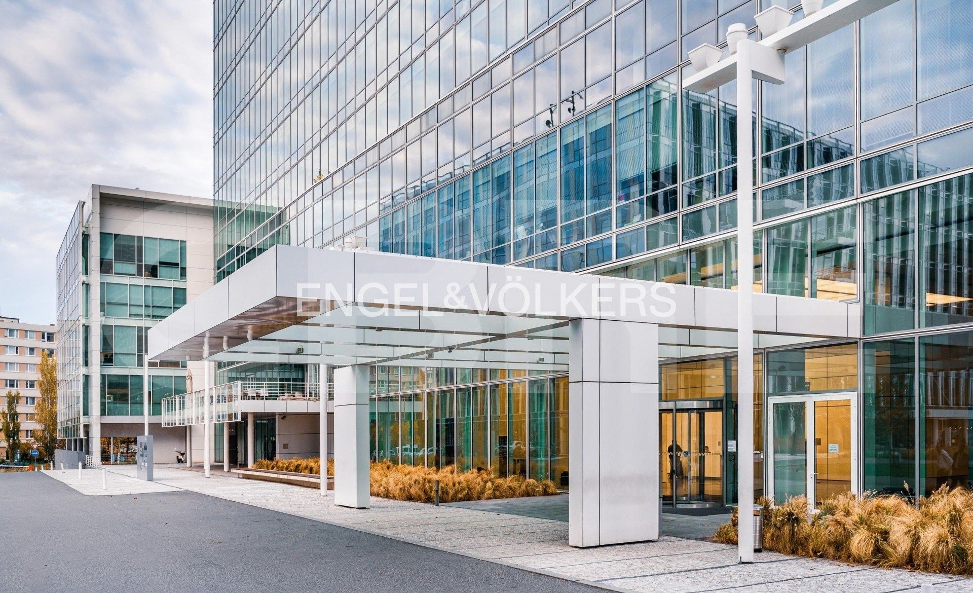 Pronájem kancelář - Hvězdova, Praha, 145 m²